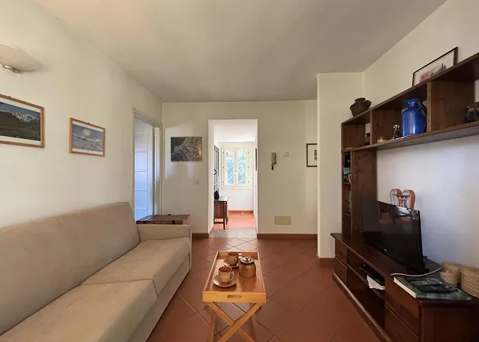 Esther 2 * 勒威诺