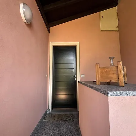 Esther 2 Apartament Luino